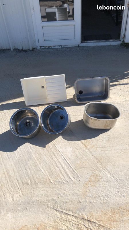 EVIERS EN INOX ET PLASTIQUE POUR BATEAUX