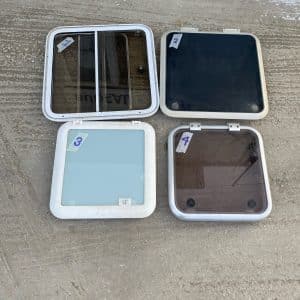 Différents hublots Vetus, Lewmar, Goiot