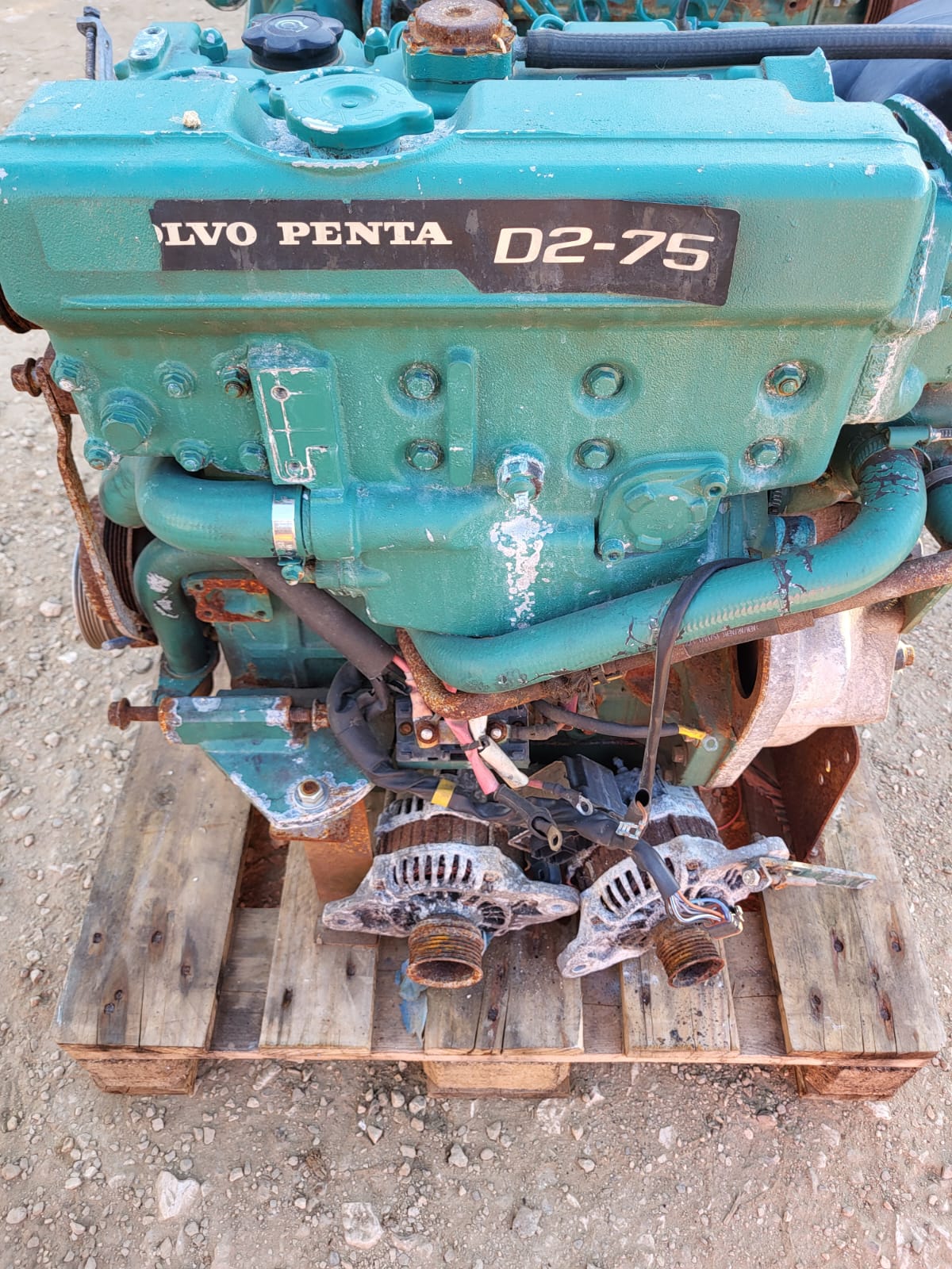 2 Moteurs Volvo D275 – 300€ pièce – Image 4